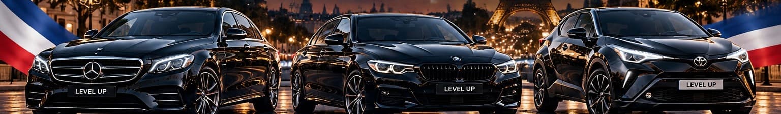 Mercedes Classe E, BMW Série 4 et Toyota C-HR noires devant la tour Eiffel illuminée